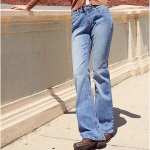 JOHN GALT AKA BRANDY MELVILLE LOW RISE FLARED JEANS (original price : $42)